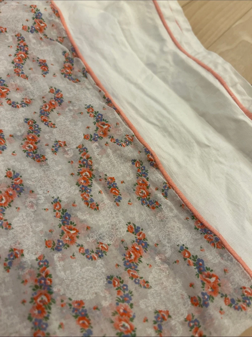 Vintage 1950s Pink Floral Block Print 42” Tablecloth Set 6 Matching Napkins